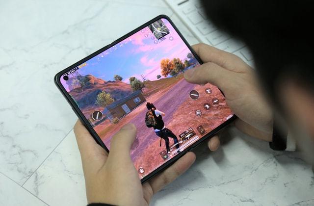 和平精英ios《流浪地球》外挂拯救iOS市场